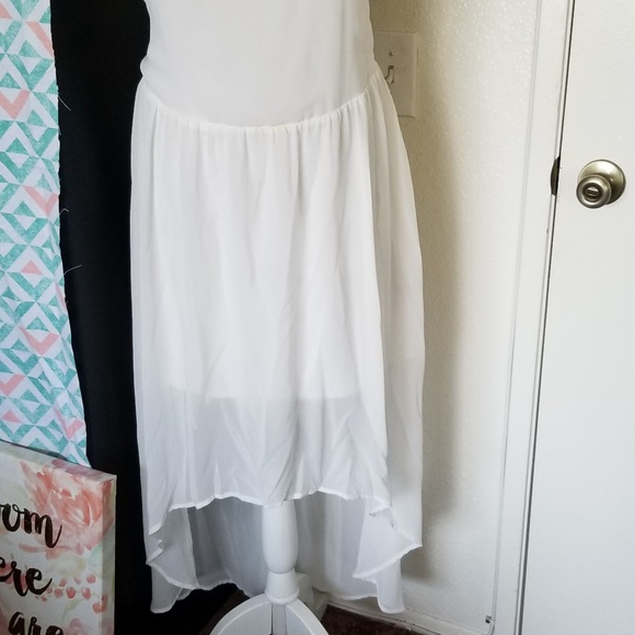 Maxi intricate back white dress - Picture 3 of 6